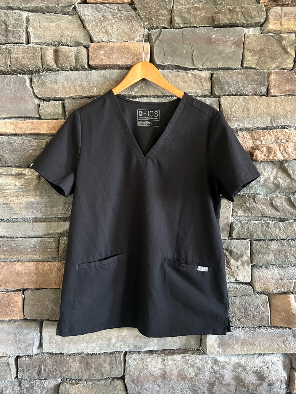 Figs Technical Collection Double Pocket Scrubs Black Short Sleeve Top - Size M